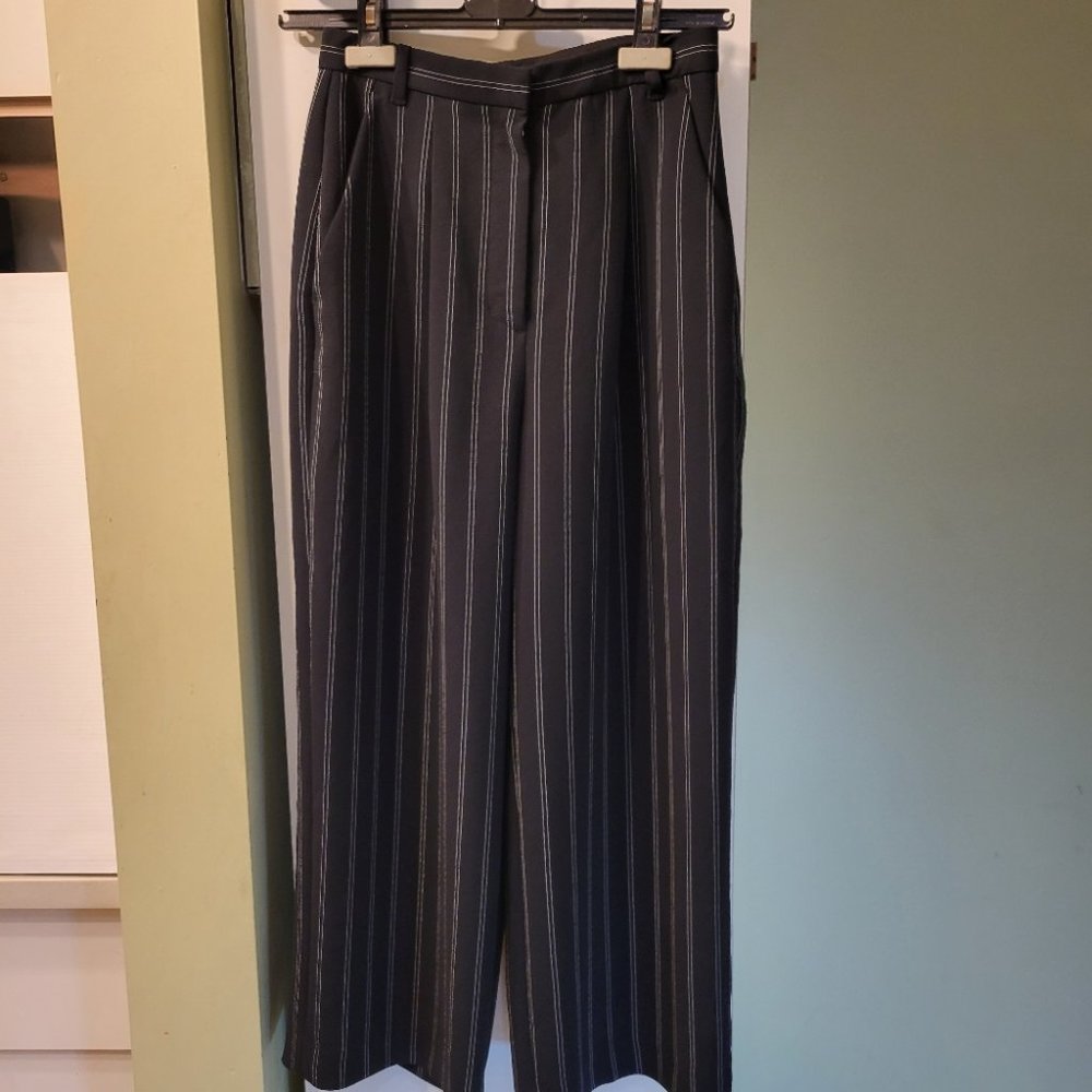 Aritzia wilfred Modesto pin stripe high waist pants trousers navy blue size 2